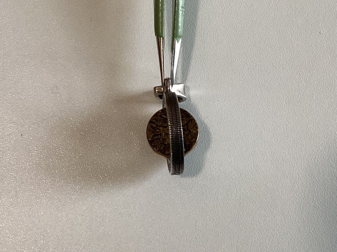 (O_O) アクアシルバー　幸せの６ペンスペンダントヘッド