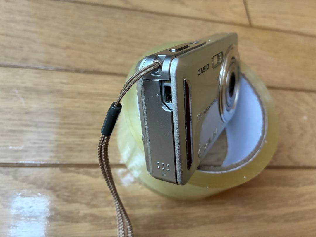 【週末値下げ】コンパクトカメラ カシオXEILUM