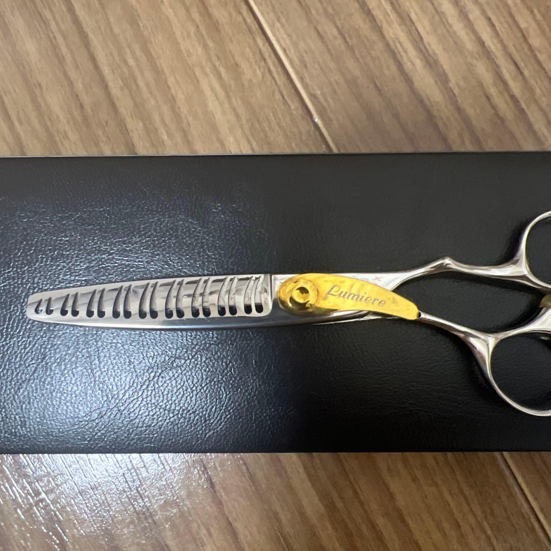 最終値下げ　ルミエールシザー43G18