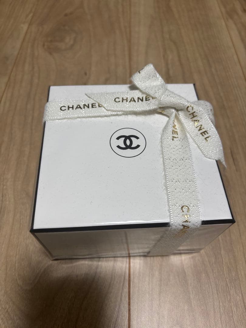 新品未使用　CHANEL レ ゼクスクルジフ フレッシュ ボディ クリーム