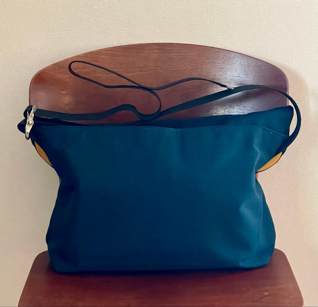 DE MARTINIメッセンジャーバッグ