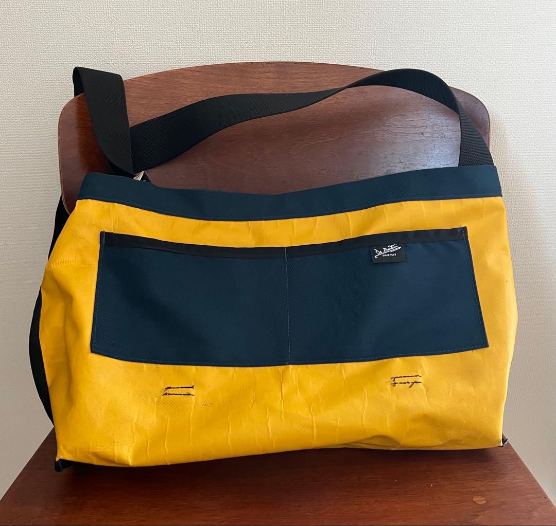 DE MARTINIメッセンジャーバッグ