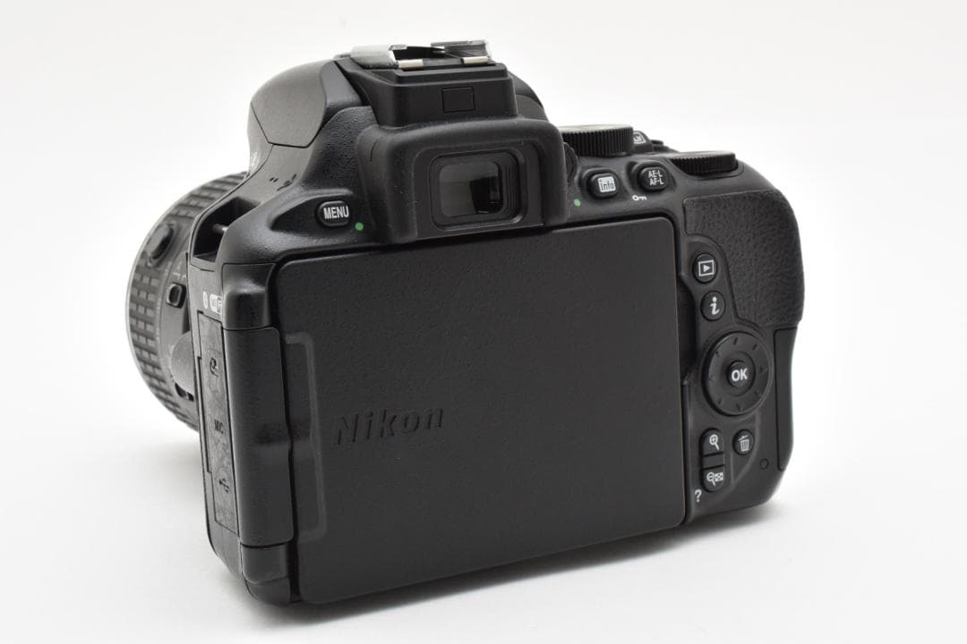 ■美品■Nikon D5600 レンズキット