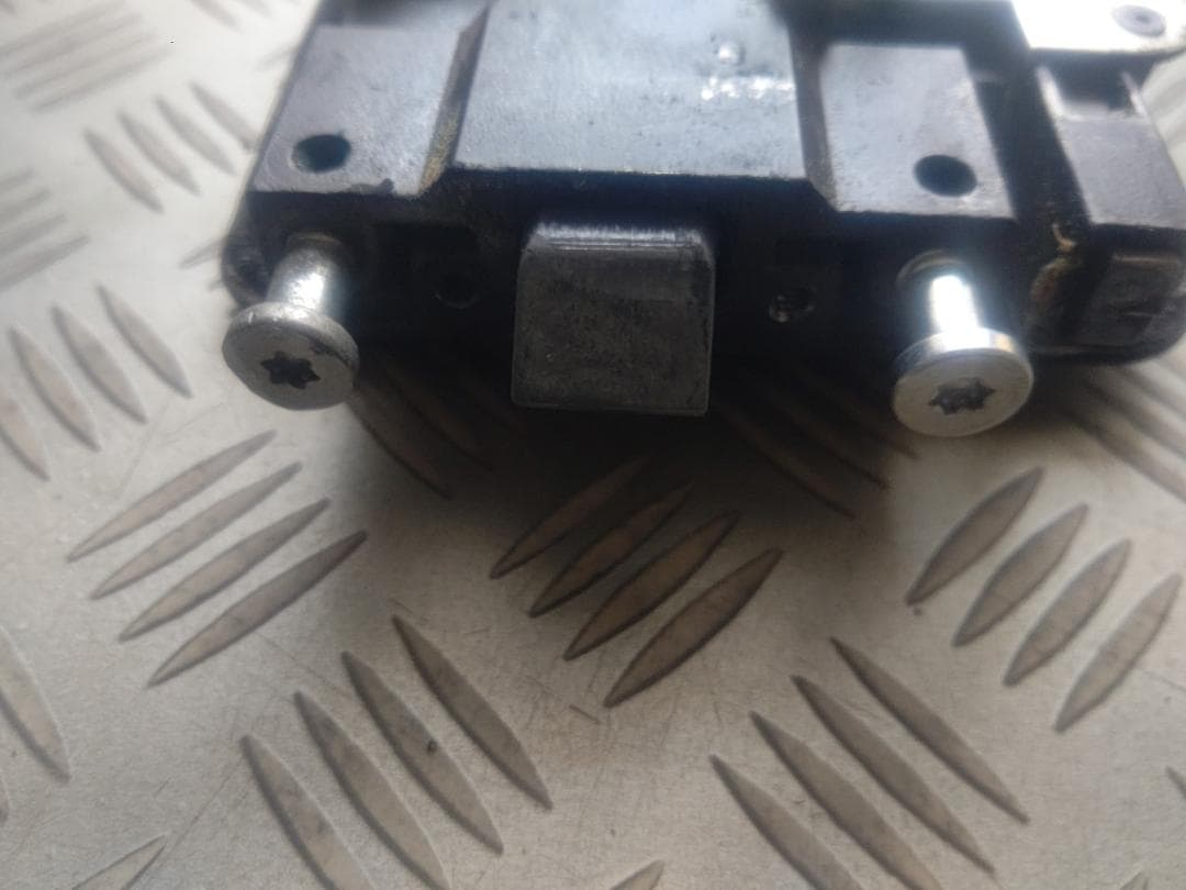 100点マウンテン　Trimark ドアラッチ ※鍵なし (中古)