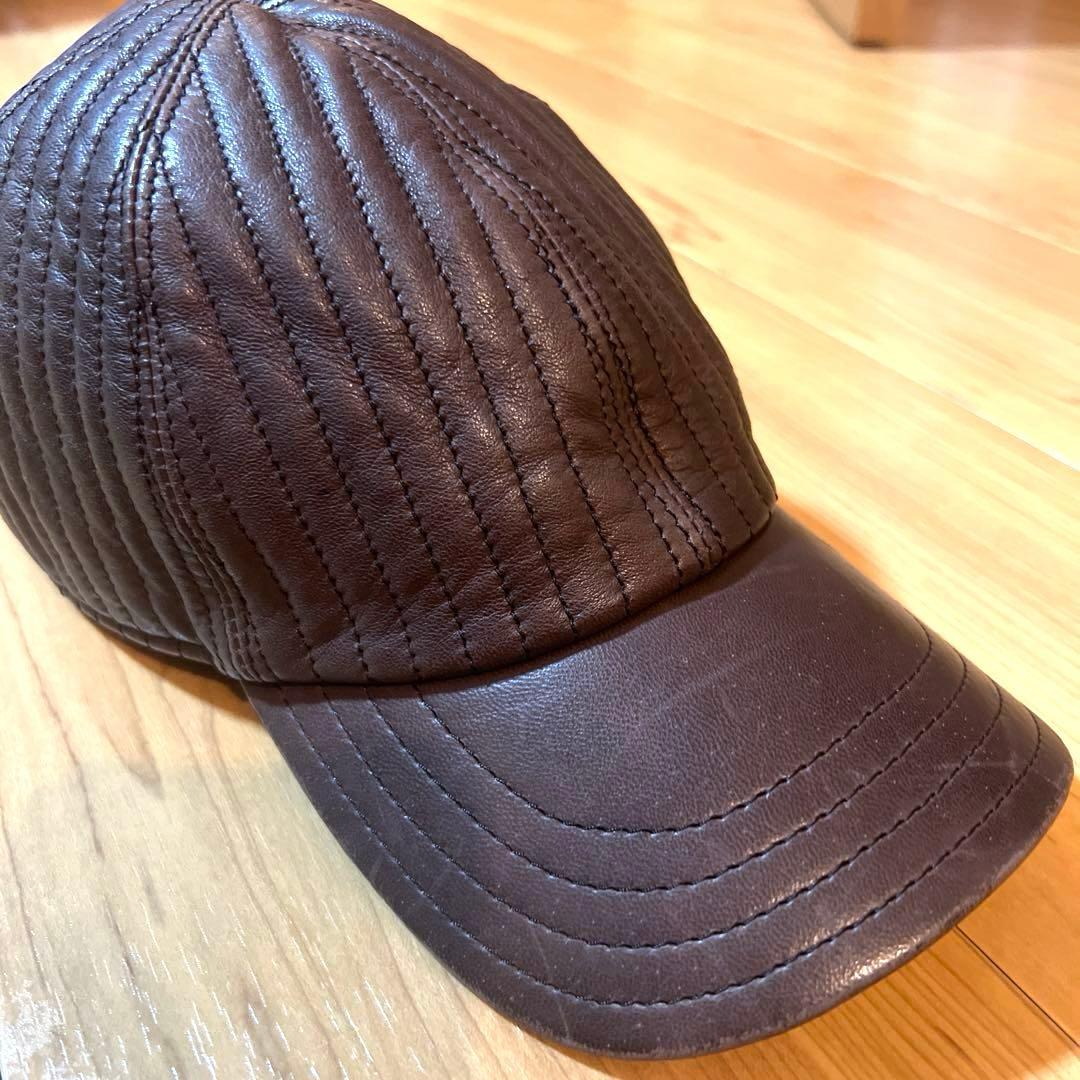 TOD'S 本革キャップ