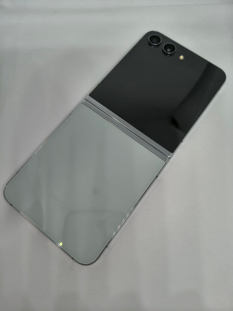 国内版！Samsung Galaxy Z Flip5 本体 SCG23 ミント