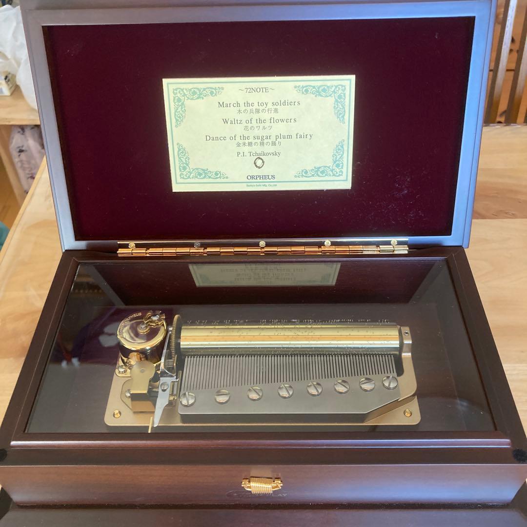 楽器デザインの手動オルゴール