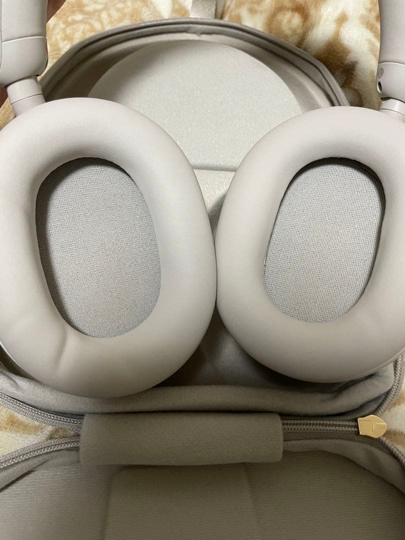 【美品】ソニー WH-1000XM5 プラチナシルバー