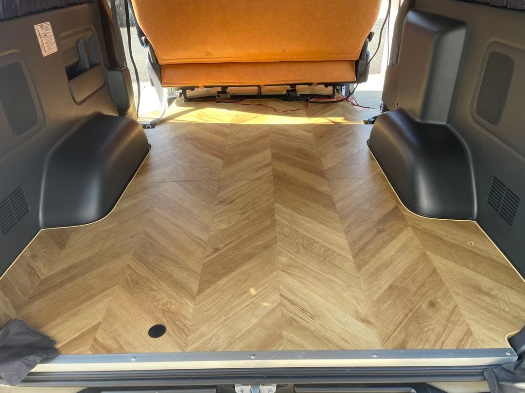 ［M］ハイエース標準ボディフロアパネル ヘリンボーン［引取り限定］