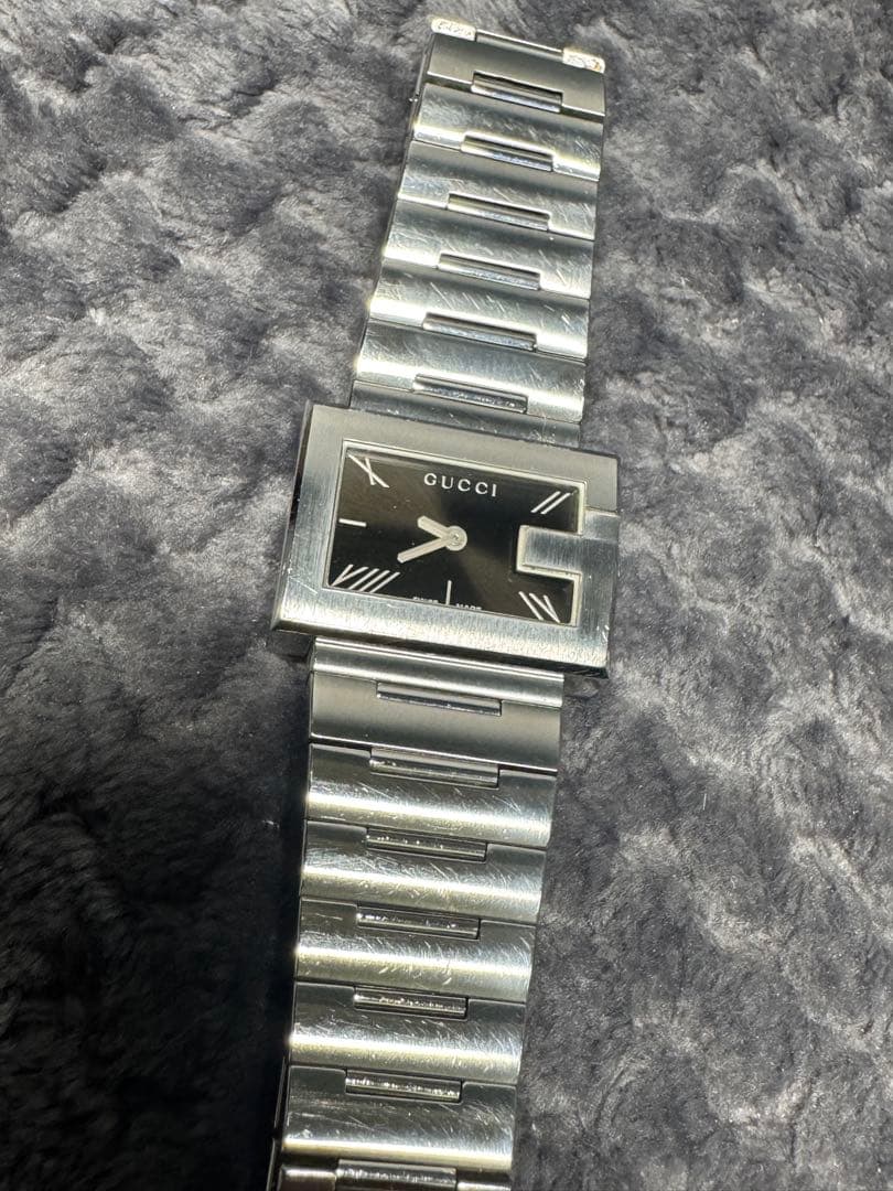 GUCCI スクエアウォッチ ブラックダイヤル