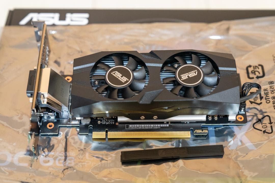 グラフィックボード・グラボ・ビデオカード ASUS GeForce RTX 3050 LP BRK OC Edition