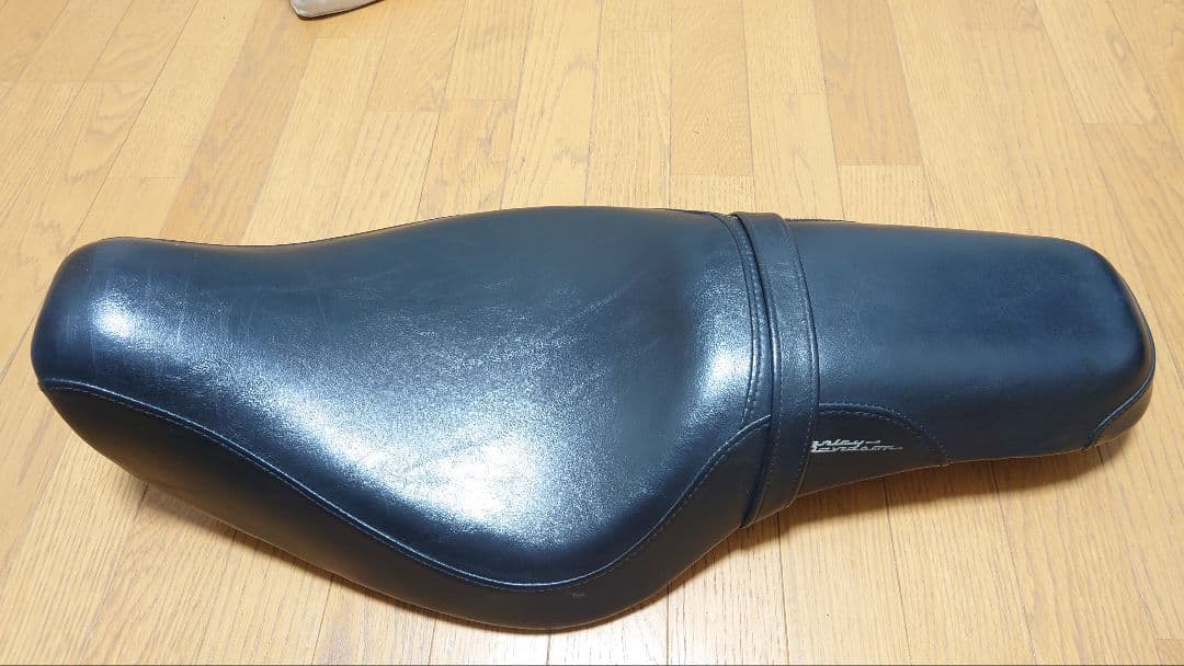 Nas様用 ハーレー スポーツスター 純正バッドランダーシート