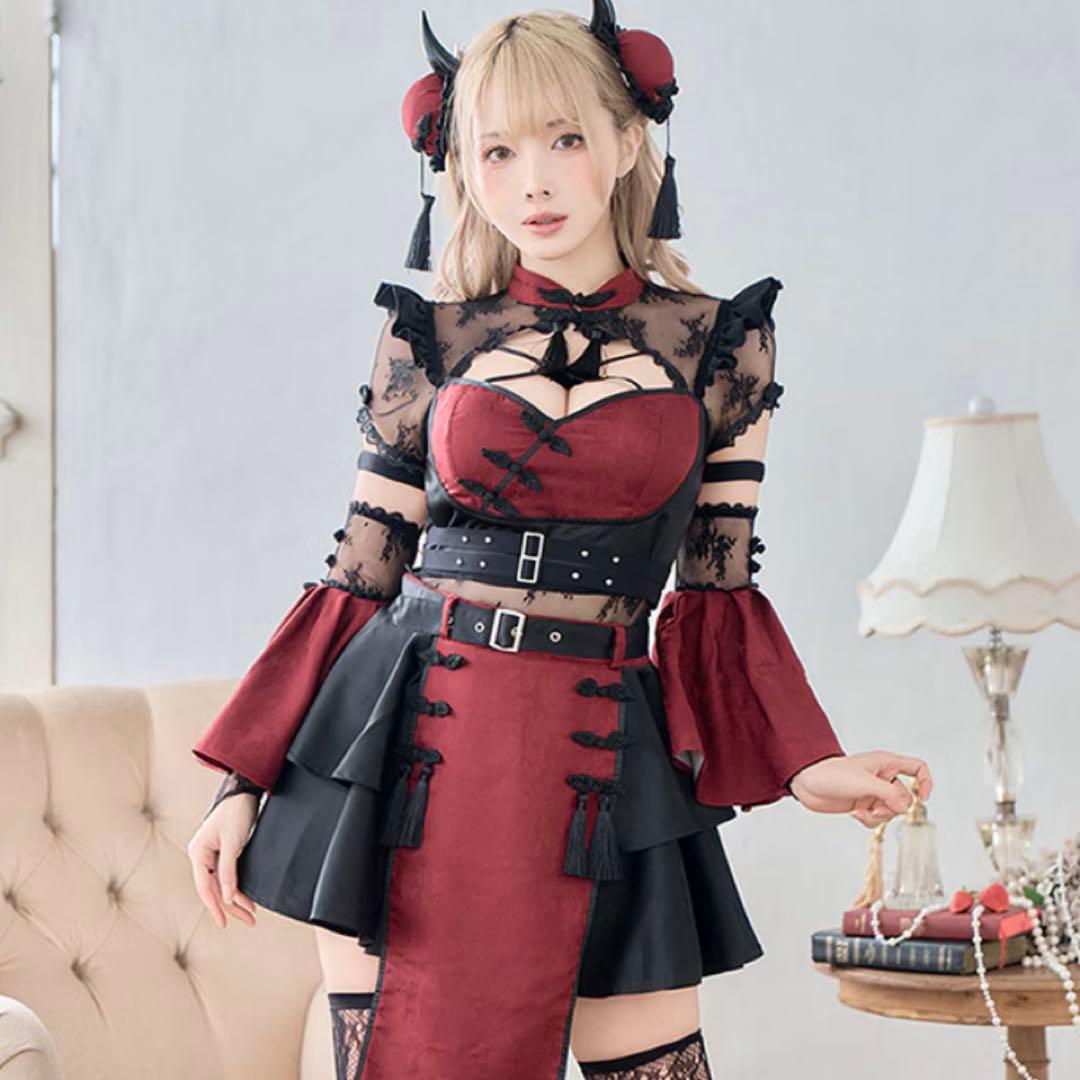 赤と黒のコスプレ衣装 チャイナ
