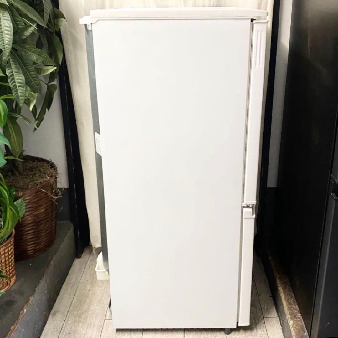 どっちも付け替えドアで人気！一人暮らしにおすすめ！冷凍冷蔵庫137L