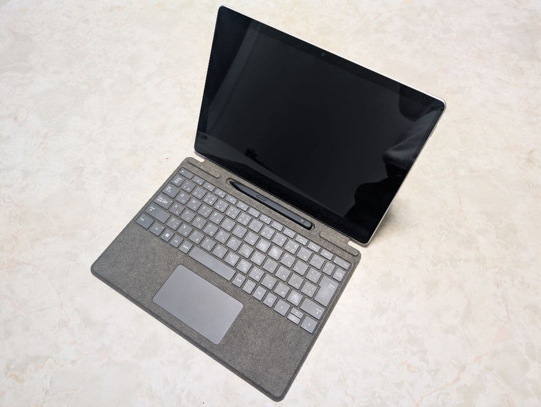 Microsoft Surface Pro 8 - プラチナ