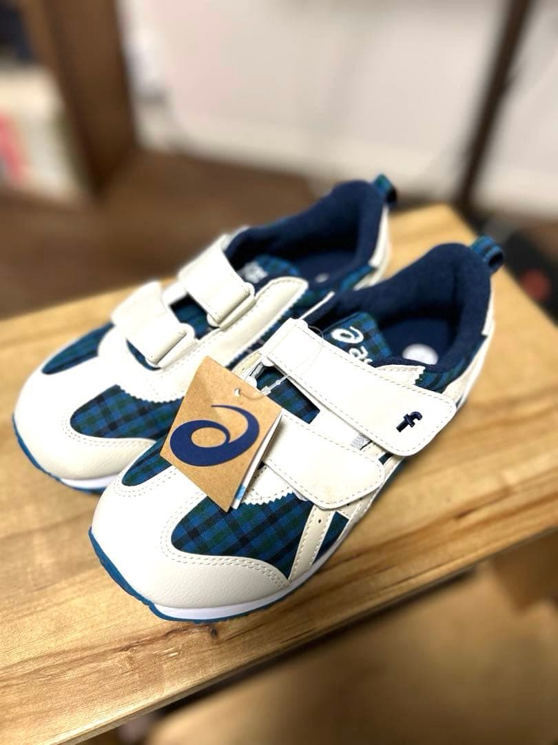 ファミリア アシックスasicsベルトタイプファミリアチェックグリーン21センチ