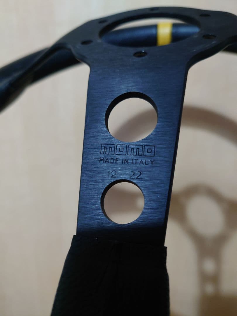 momo MOD.07 M-41レザー　ステアリング　モモステ