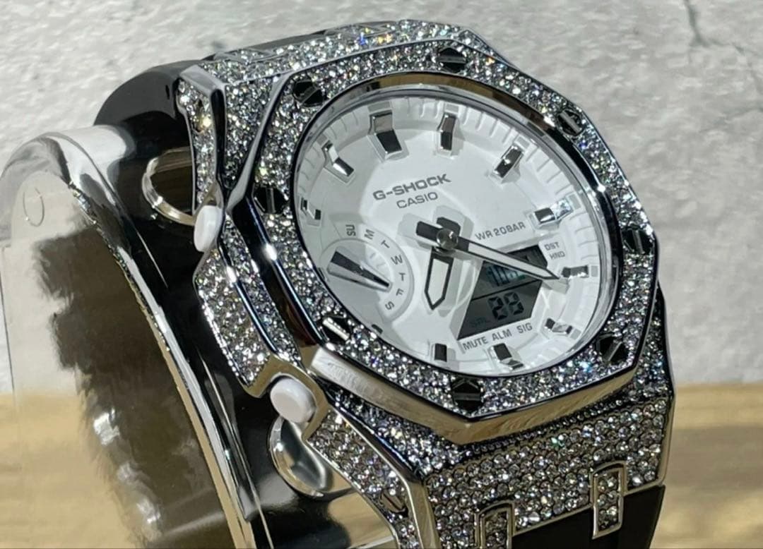 カシオ Gショック ジルコニアシルバー ブラックベルト