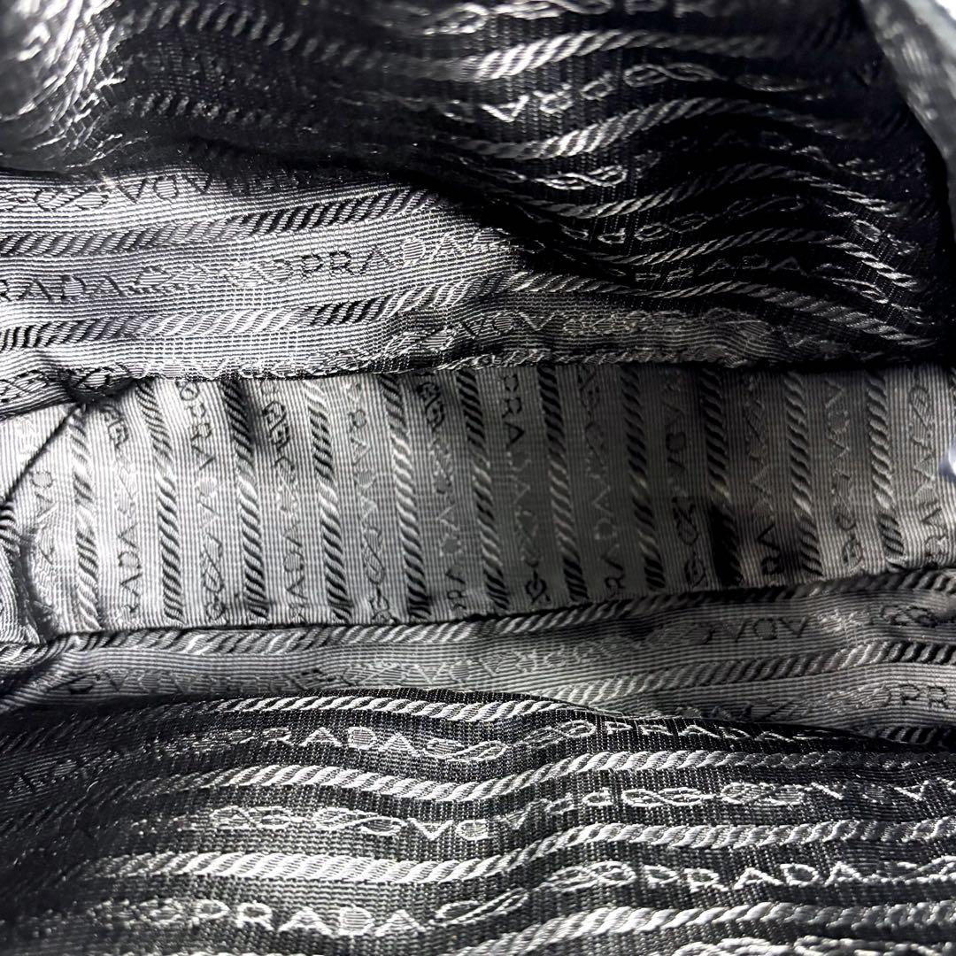 プラダ　PRADA メッセンジャーバッグ　トライアングルロゴ　ブラック　ナイロン