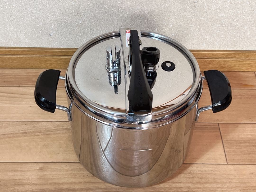 ラゴスティーナ ステンレス圧力鍋 22cm 7L