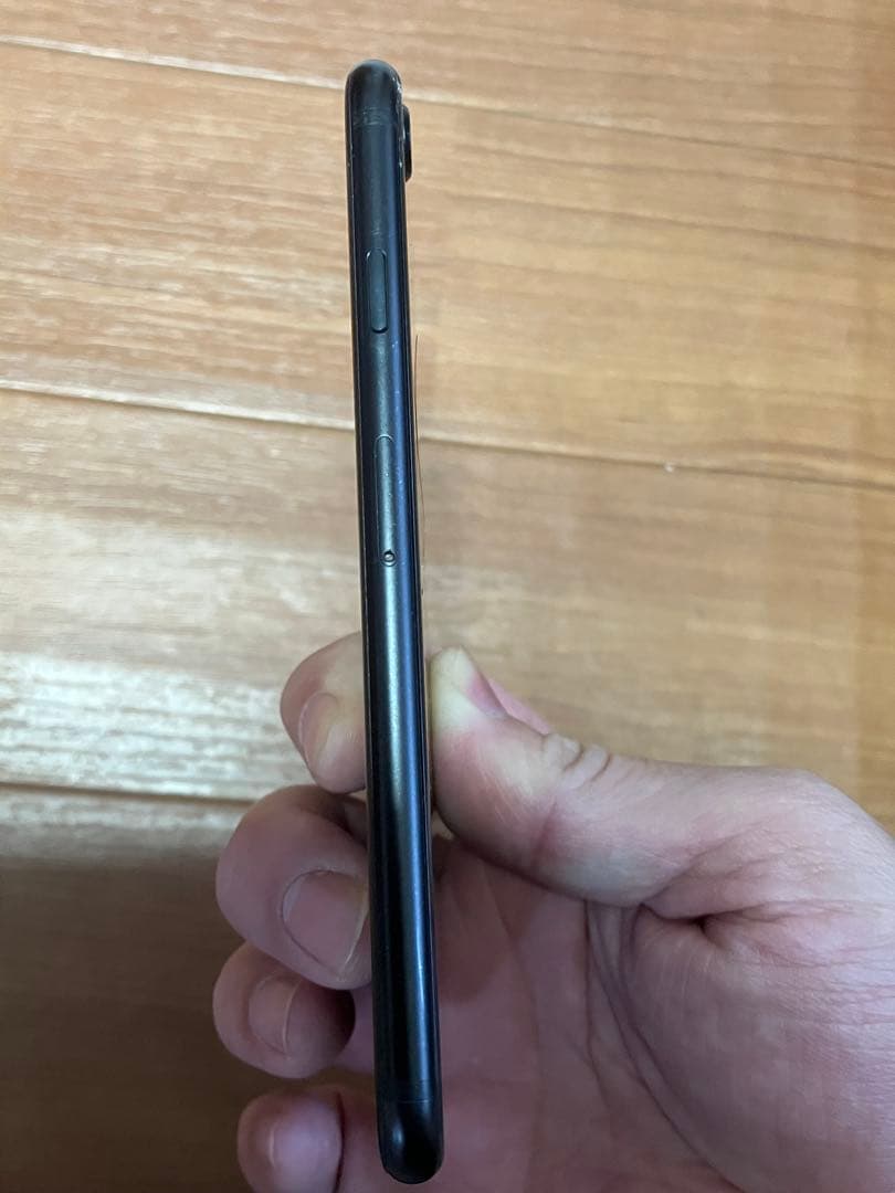 Apple iPhone 第2世代 (SE2) 128gb 中古