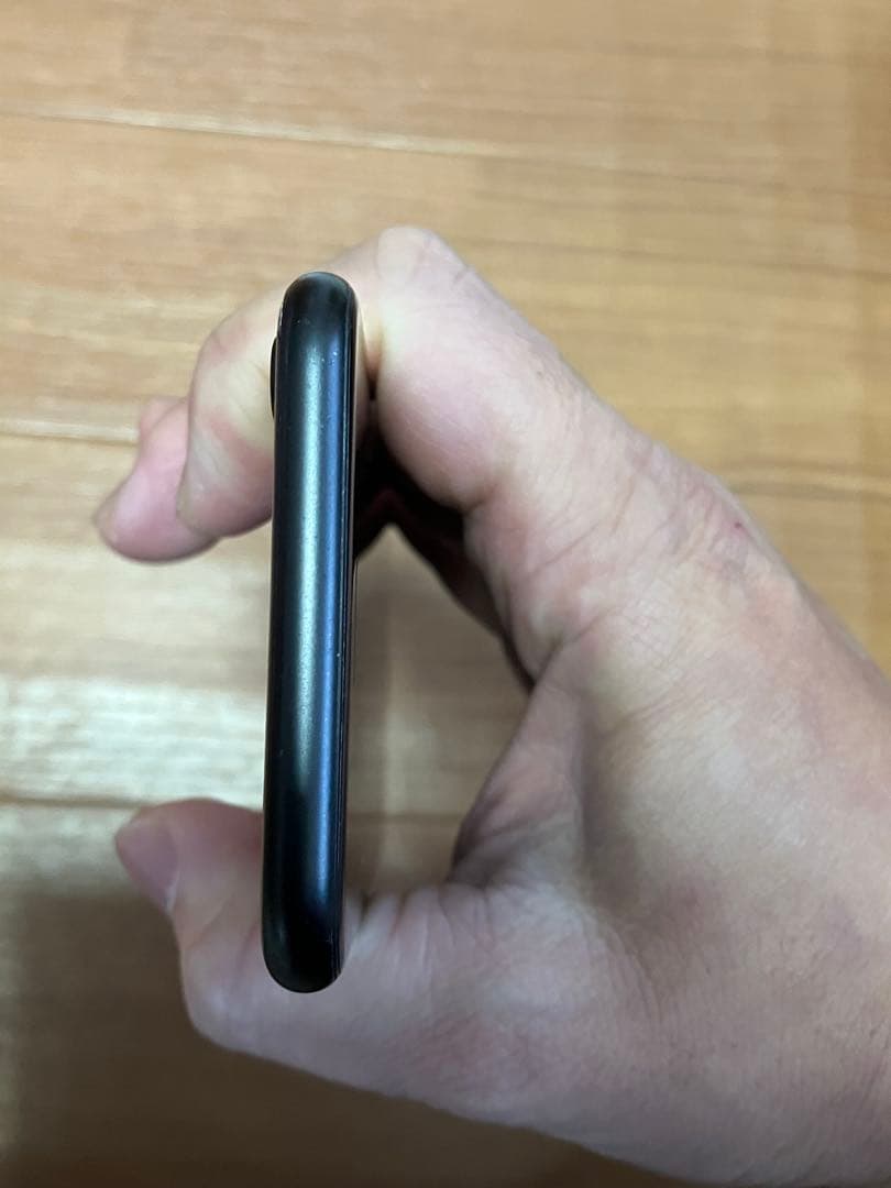 Apple iPhone 第2世代 (SE2) 128gb 中古