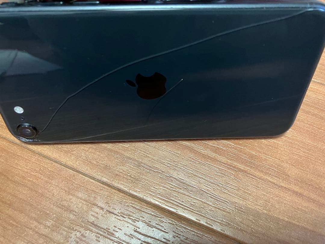 Apple iPhone 第2世代 (SE2) 128gb 中古