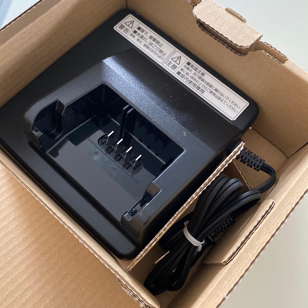 【未使用品】パナソニック　バッテリー充電器　NKJ075Z