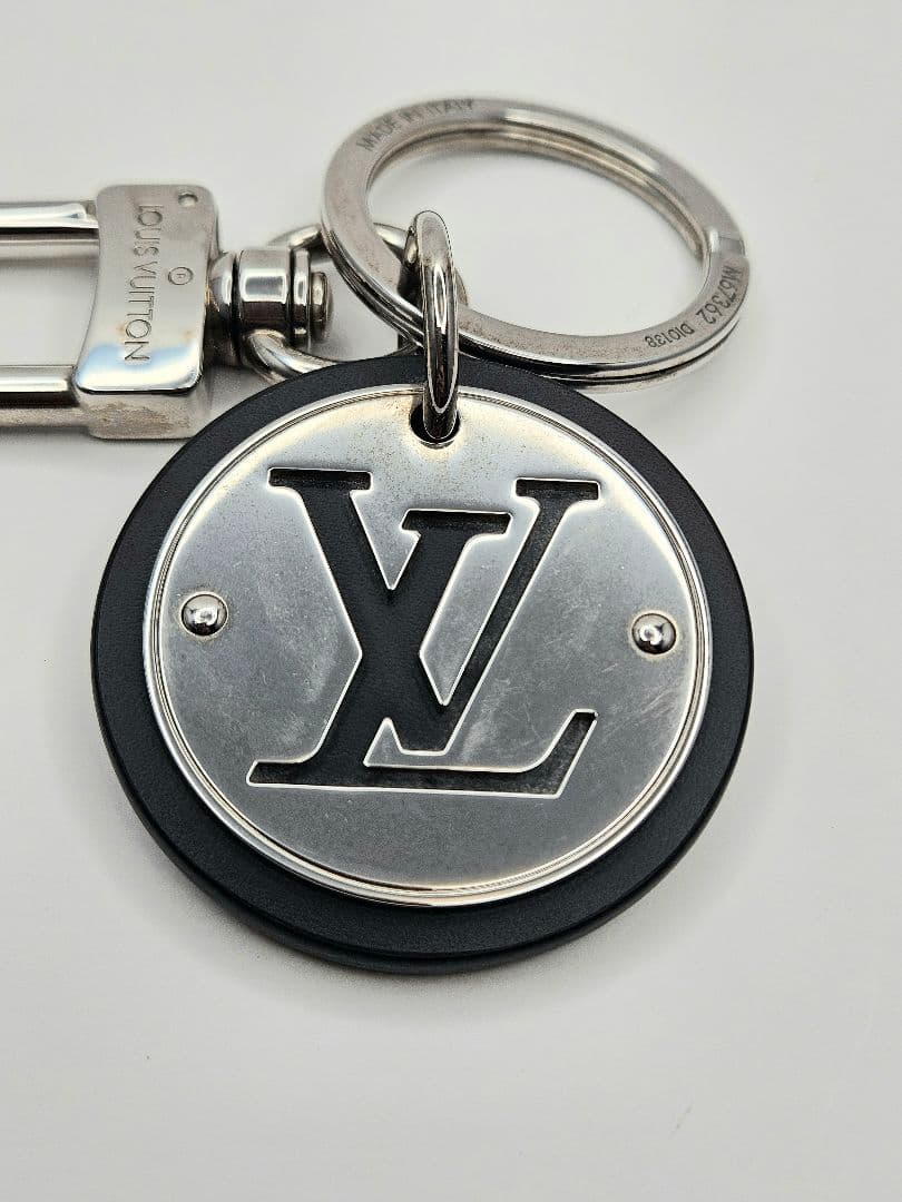 LOUIS VUITTON ルイヴィトン ポルトクレ・LVサークル　チャーム