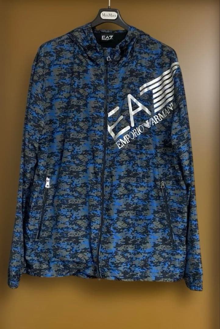新品エンポリオアルマーニXLウィンドブレーカー