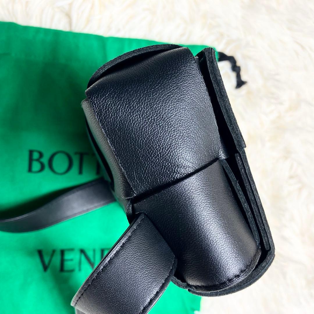 【美品】ボッテガヴェネタ＊ボディバッグ マキシイントレ カセット 現行IC搭載