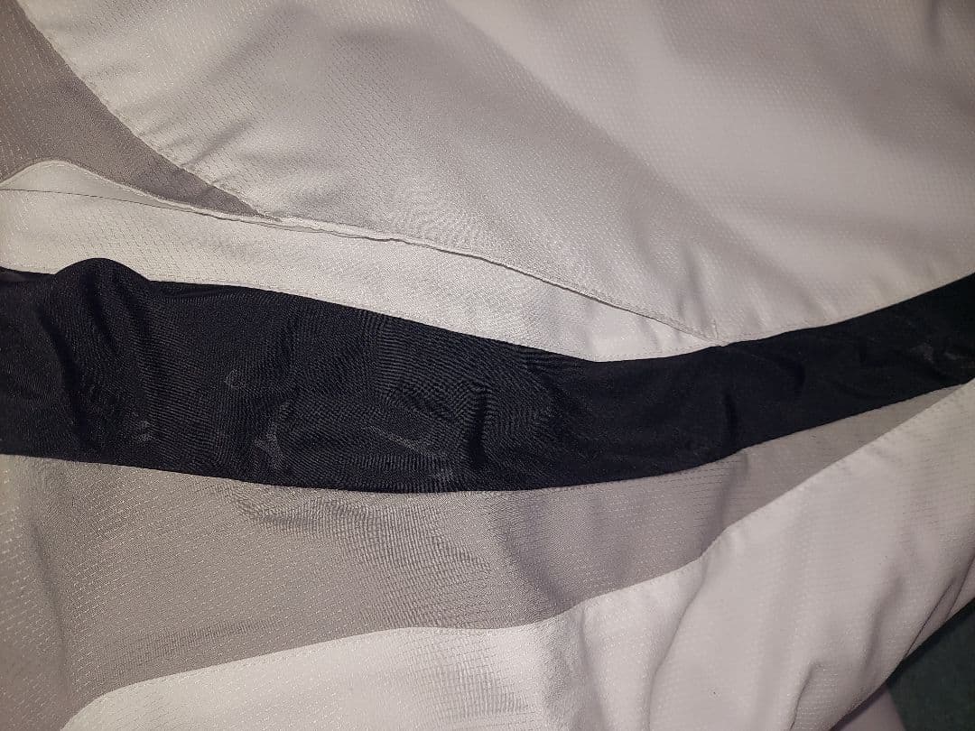 ミズノ　ブレスサーモ　中綿入り　ウィンドブレーカー上下Lサイズ　かなり美品