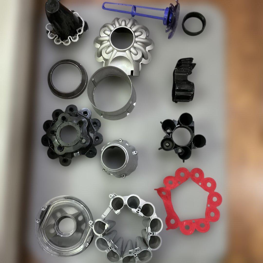 27. 『分解洗浄済み』動作確認済　ダイソンDyson V8　SV10 sv25