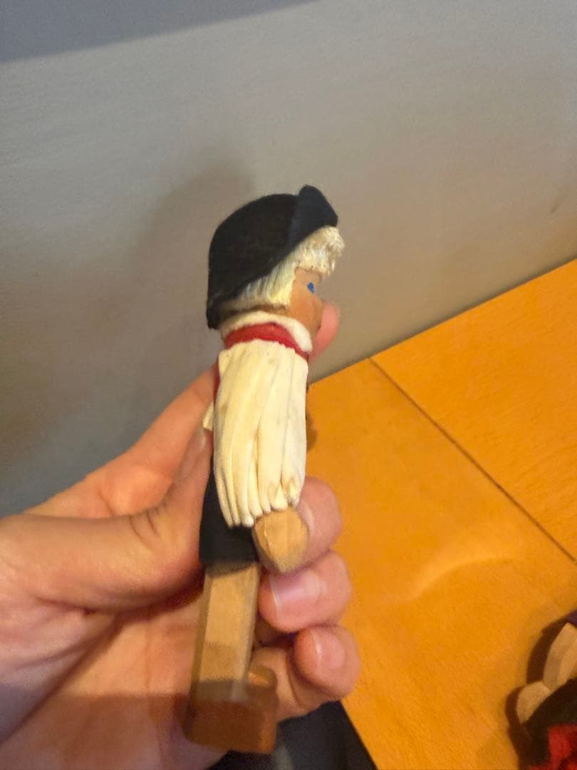 ハーン社　ドイツ　木製　ostheimer ドールハウス　人形　女の子　民族衣装