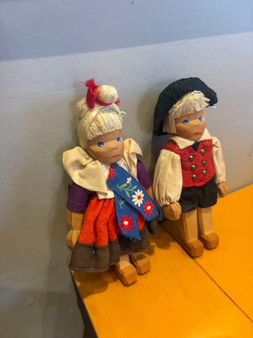 ハーン社　ドイツ　木製　ostheimer ドールハウス　人形　女の子　民族衣装