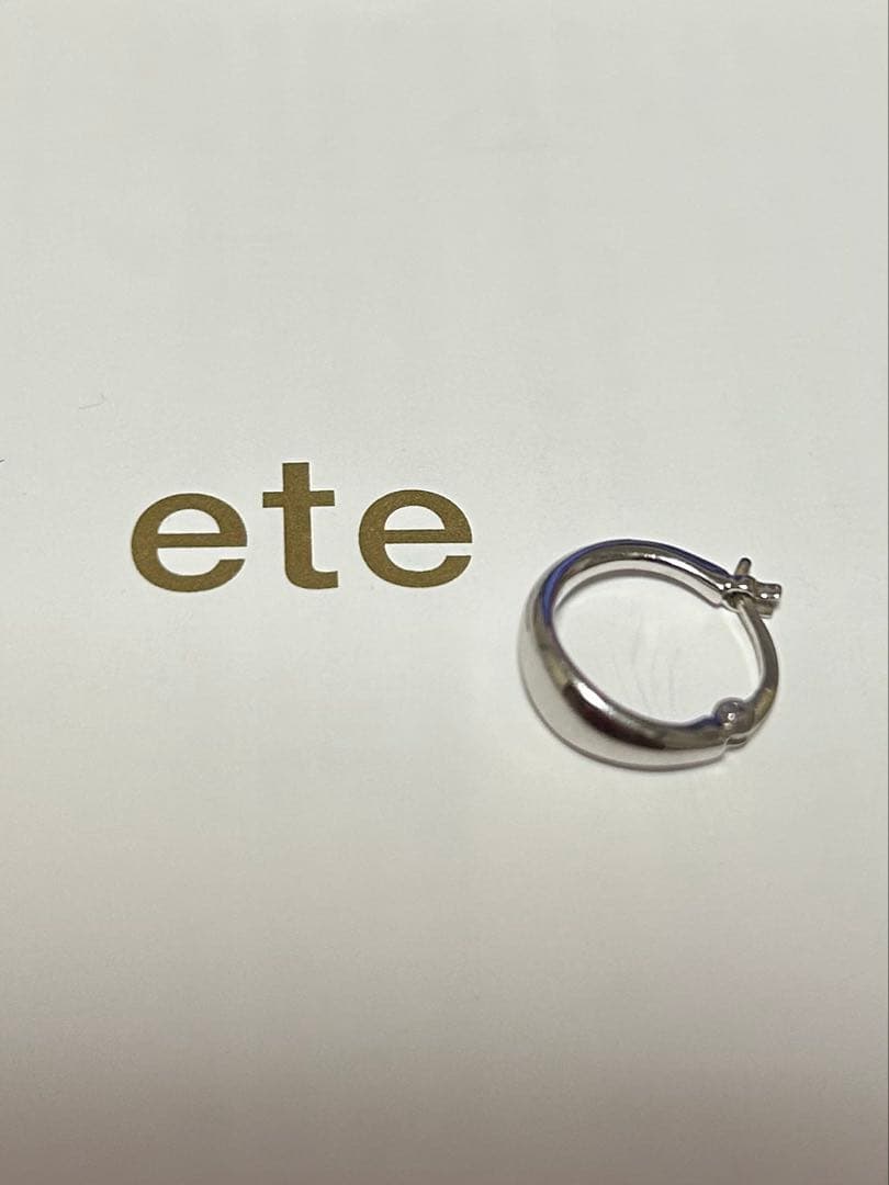 ete K10WG フープピアス　ホワイト（片耳のみ）
