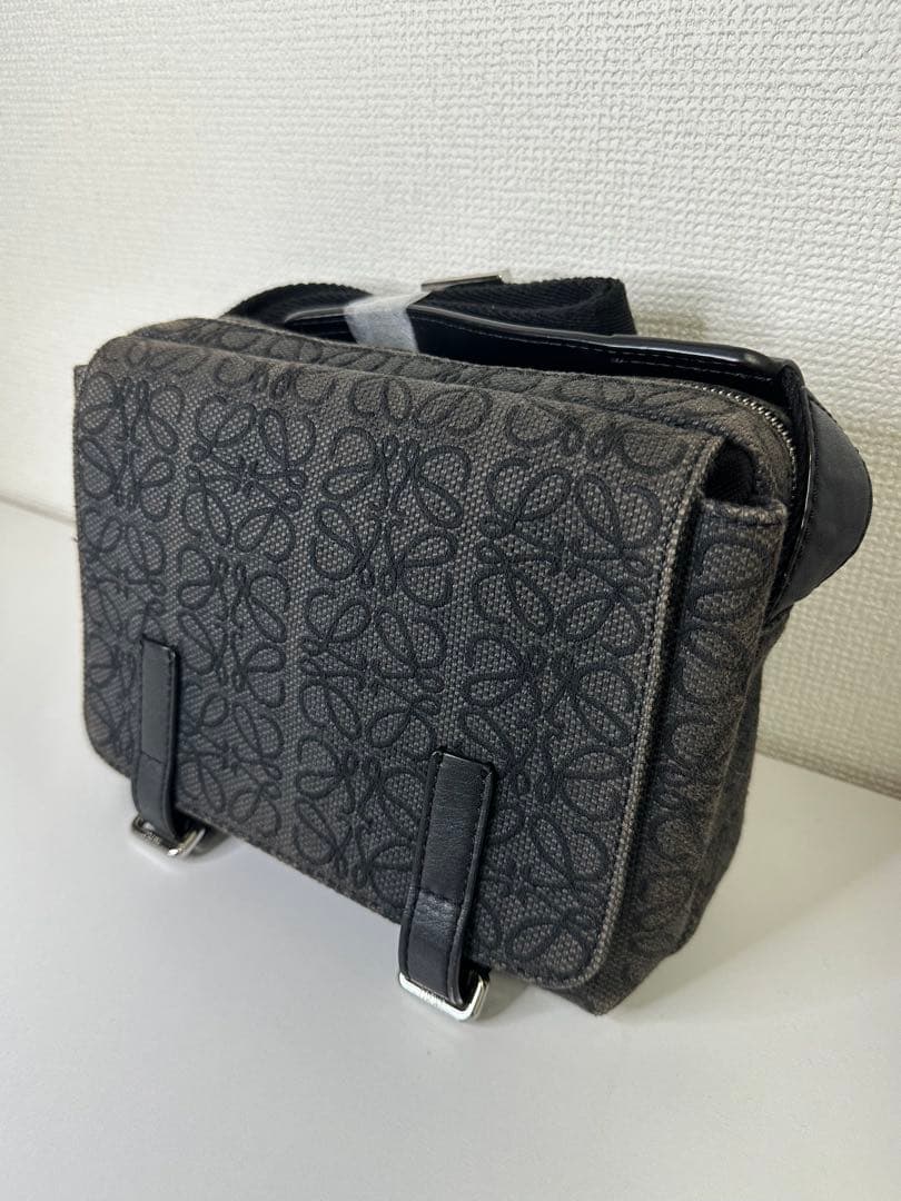 LOEWE ロエベ ミリタリー メッセンジャーバッグ リペア済み24/8