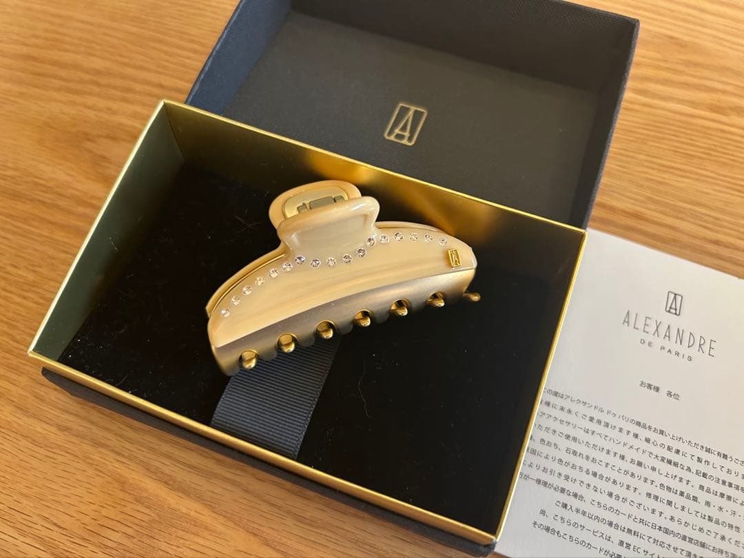 アレクサンドルドゥパリ Mクリップ（ミルキーベージュ）限定色 スワロフスキー