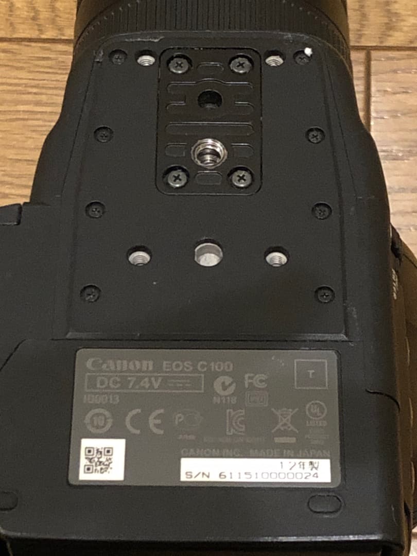 Canon EOS C100 ＋18-200 f3.5 レンズ付き シネマカメラ