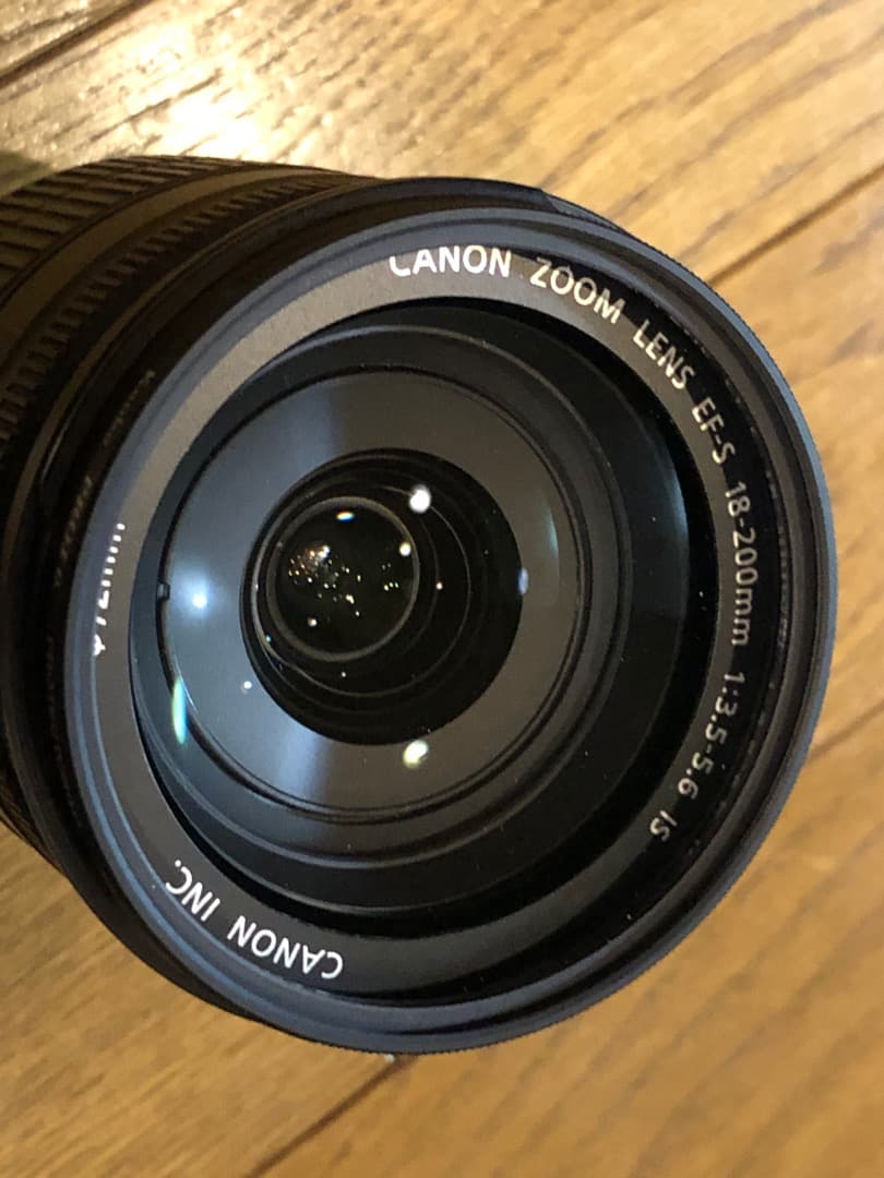 Canon EOS C100 ＋18-200 f3.5 レンズ付き シネマカメラ