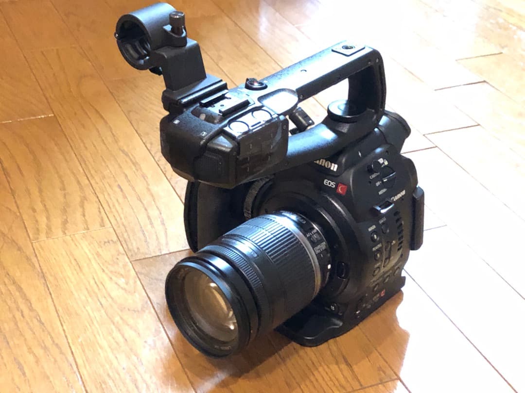 Canon EOS C100 ＋18-200 f3.5 レンズ付き シネマカメラ