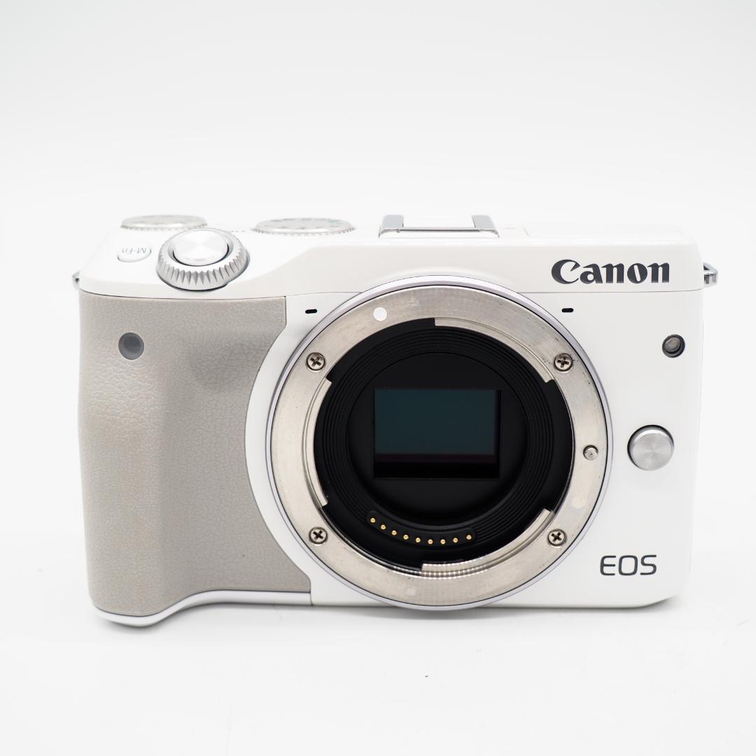 Wi-Fi&自撮り　小型軽量！ canon eos m3 レンズセット