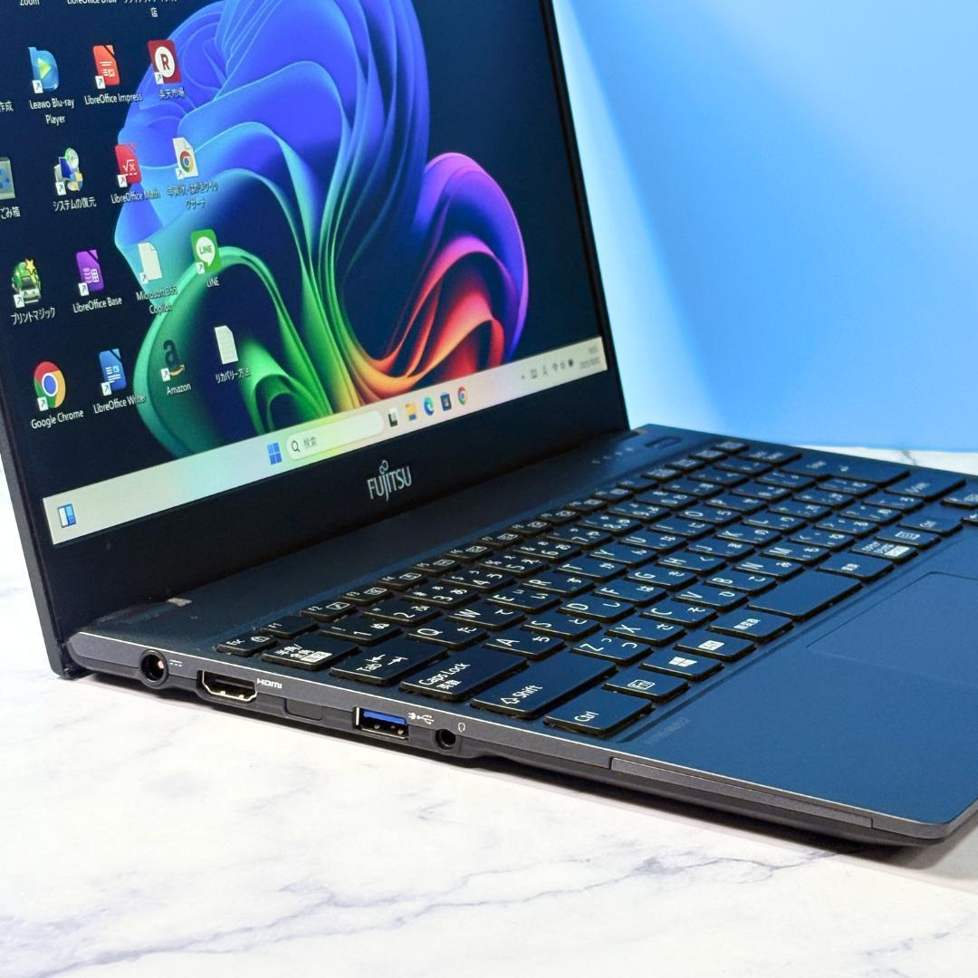 超薄型軽量！メモリ8GB★SSDで快速★指紋認証・Win11☆ノートパソコン