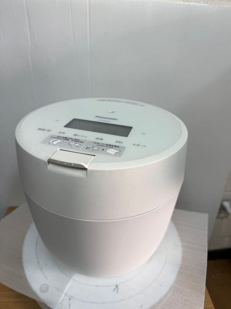 Panasonic 圧力IHジャー炊飯器 型番：SR-NB102（ホワイト）