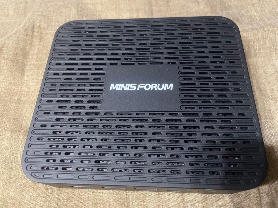 【ほぼ未使用】MINIS FORUM ミニPC 即使用可