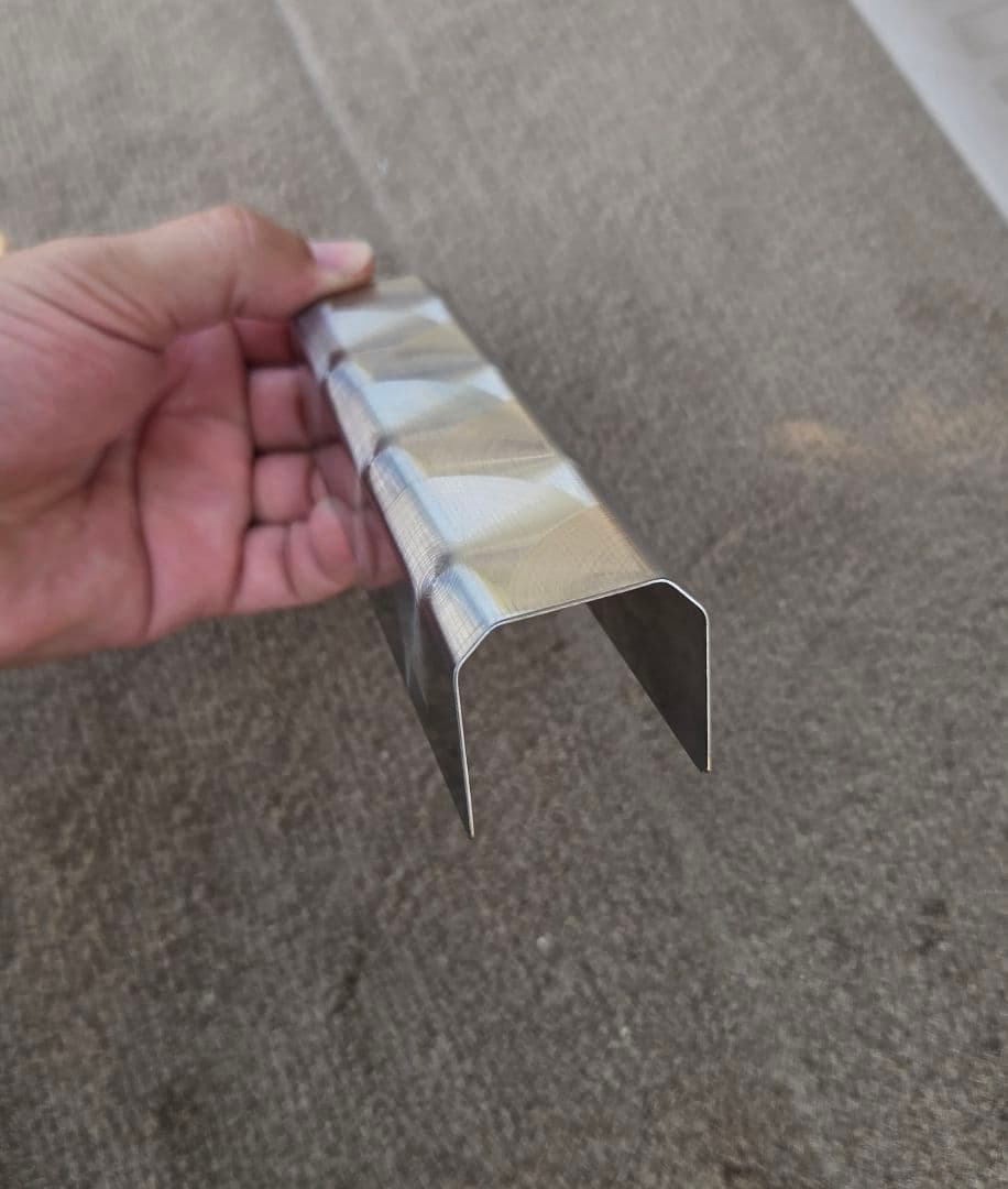 17スーパーグレート 発煙筒カバー　タイプBバンパーステップ奥　鱗ステンレス