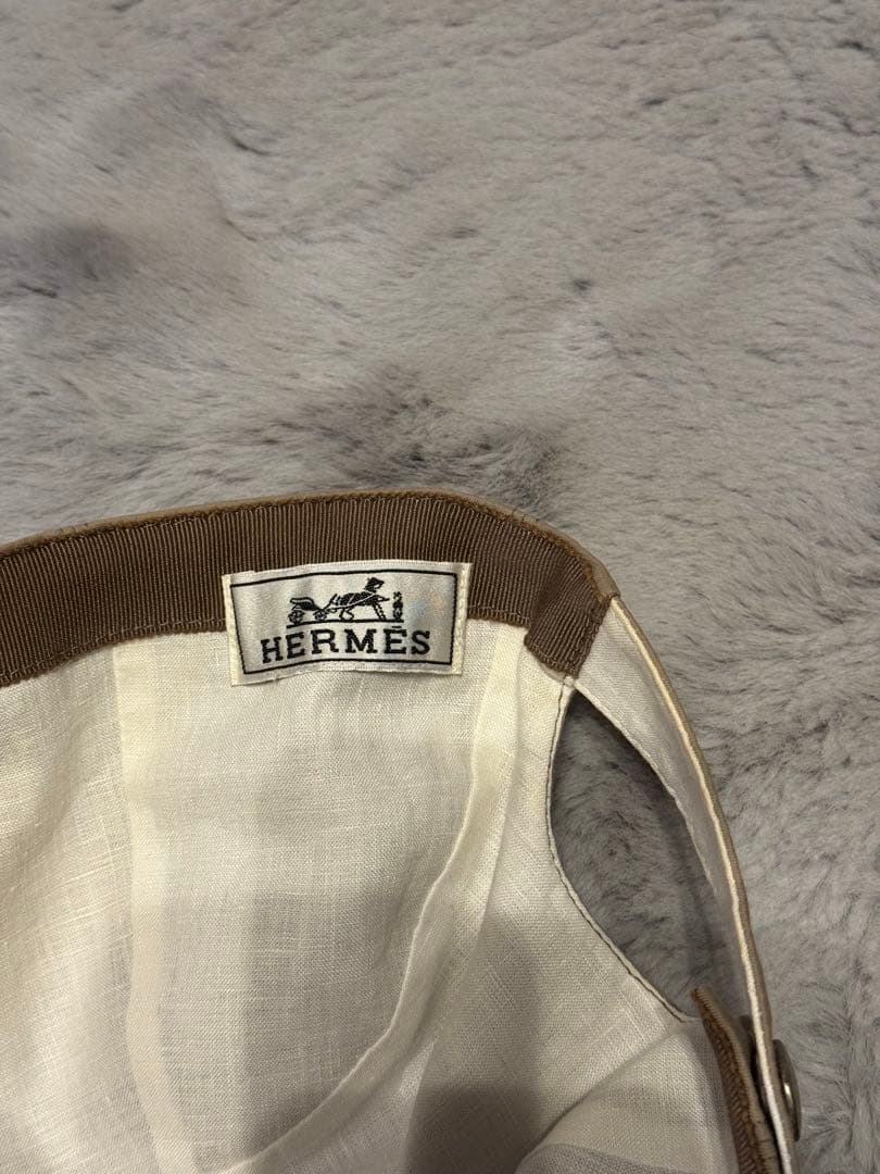HERMES ベージュキャップ