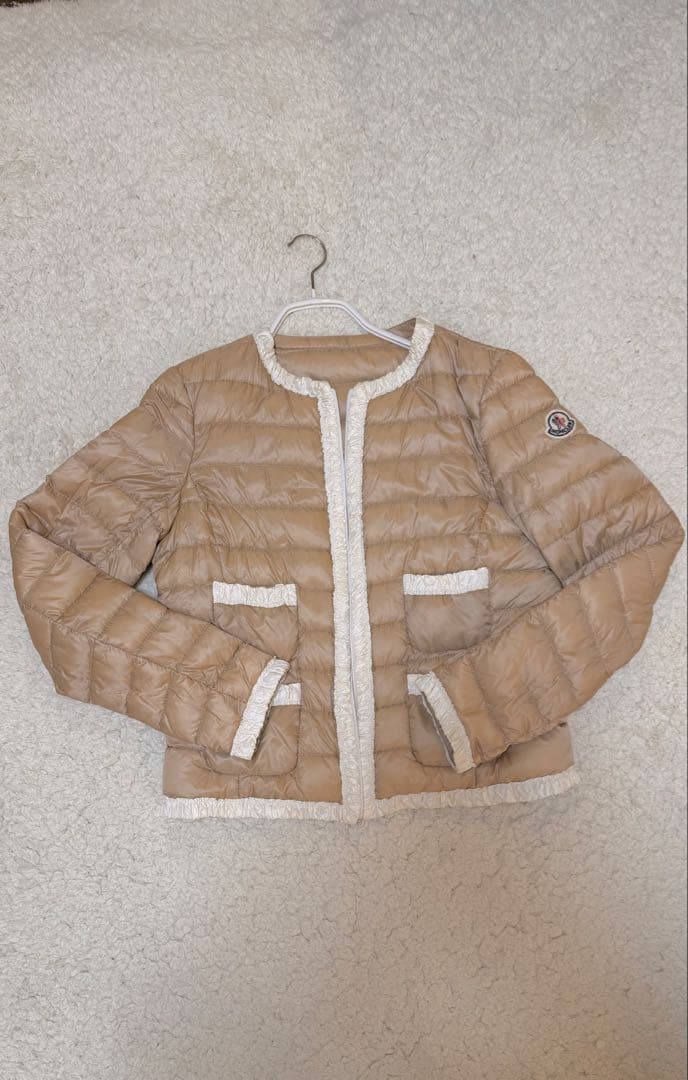 MONCLER ベージュ ダウンジャケット　ライトダウン　01