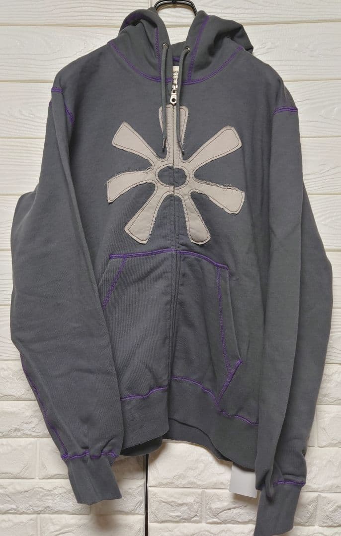 de-void*× future archive 放射ロゴ ジップパーカ フード