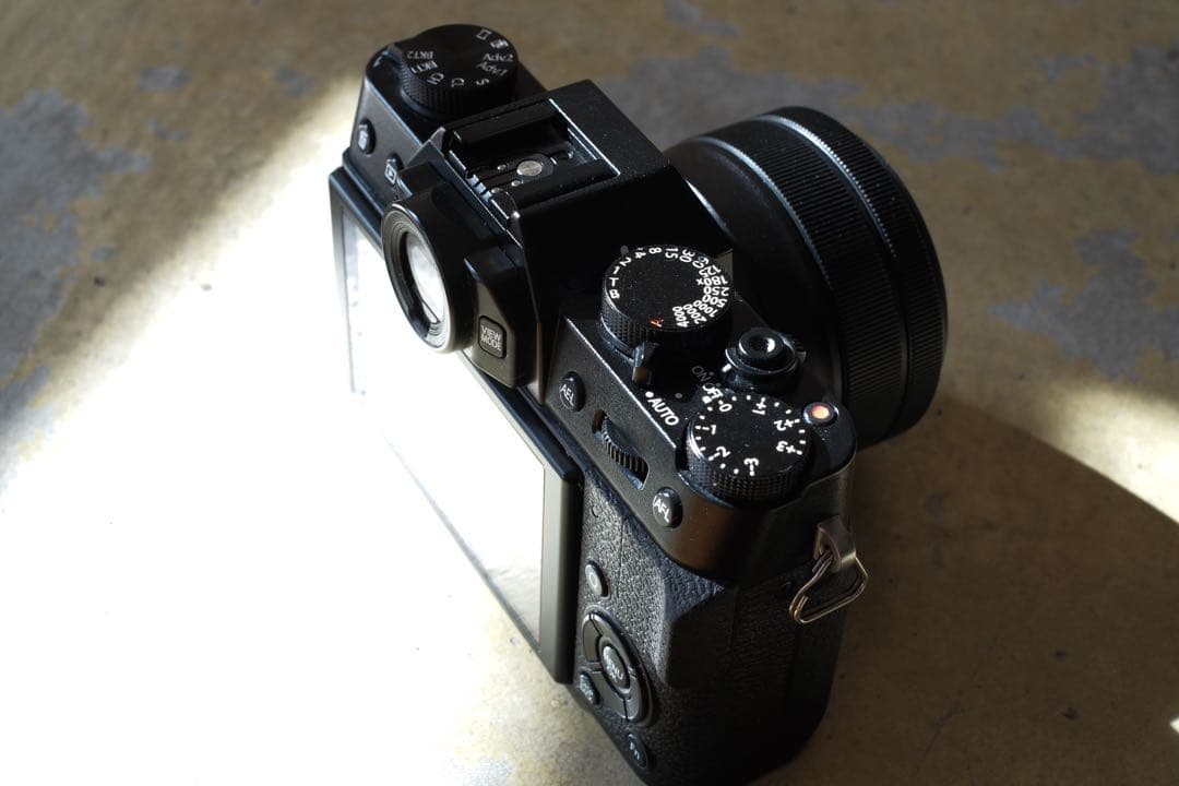 FUJIFILM X-T10 ミラーレス一眼 本体のみ　充電器追加しました